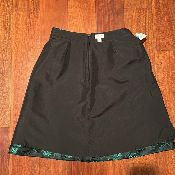 EUC J. Crew Floral Flat Front A-Line Short Mini Skirt Size 4 Black & Green - Picture 11 of 11